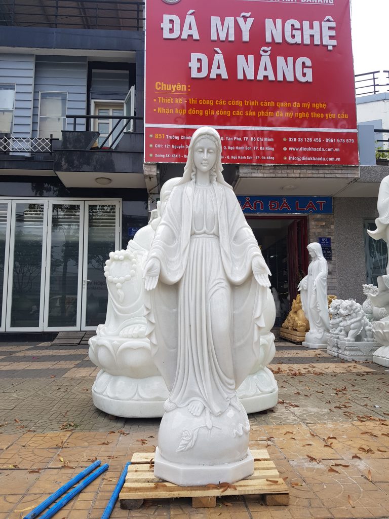 tượng đức mẹ bằng đá
