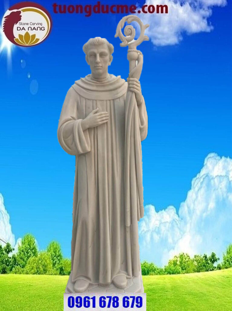 Tượng chúa bằng đá