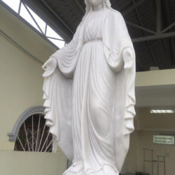 Tượng đức mẹ bằng đá cẩm thạch trắng nguyên khối tại tp hcm