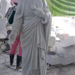 Tượng Chúa bằng đá cẩm thạch trắng – Lộ trình từ công ty Đá Mỹ Nghệ đến USA