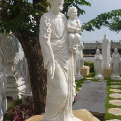Ý nghĩa của tượng Đức Chúa Cha bằng đá
