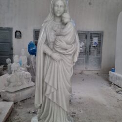 Chất liệu làm tượng Đức Mẹ Maria bền nhất hiện nay
