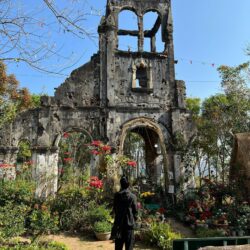 Dấu thời gian trên nhà thờ đá trăm tuổi ở Gia Lai