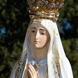 Vì sao nên làm tượng Đức Mẹ Fatima?